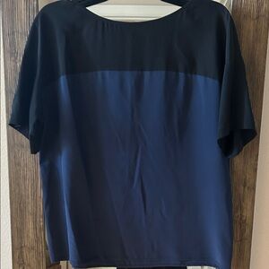 Vince women’s Black and Navy Short Sleeve Silk top